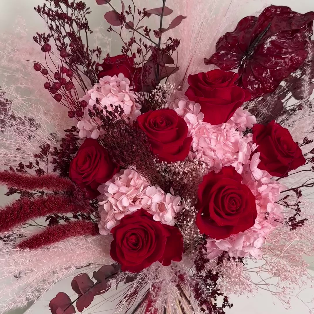 Je T’aime – Luxe Stabilizēto Ziedu Pušķis